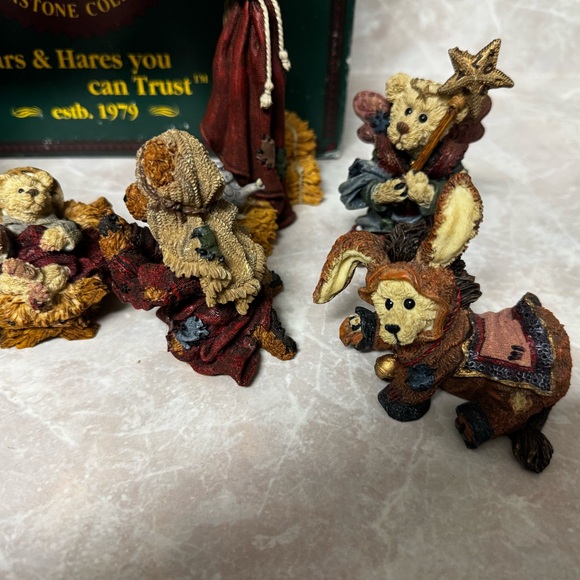 Boyds Bears The BearStone Collection Nativity series, 1, 2, 3 and 4. - Picture 6 of 11